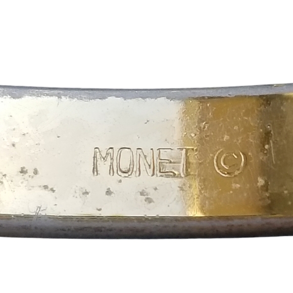 MONET VINTAGE 1960S GOLDTONE BANGLE BRACELET - Picture 5 of 5